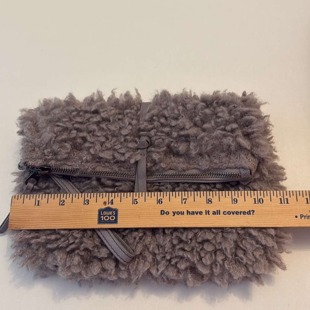 Universal Thread New With Tags Gray/Purple Fuzzy Sherpa Style Clutch NWT - Picture 5 of 7